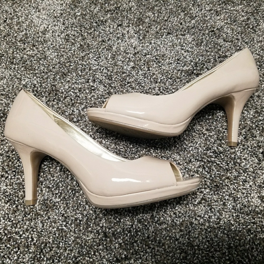 Bandolino Supermodel pumps